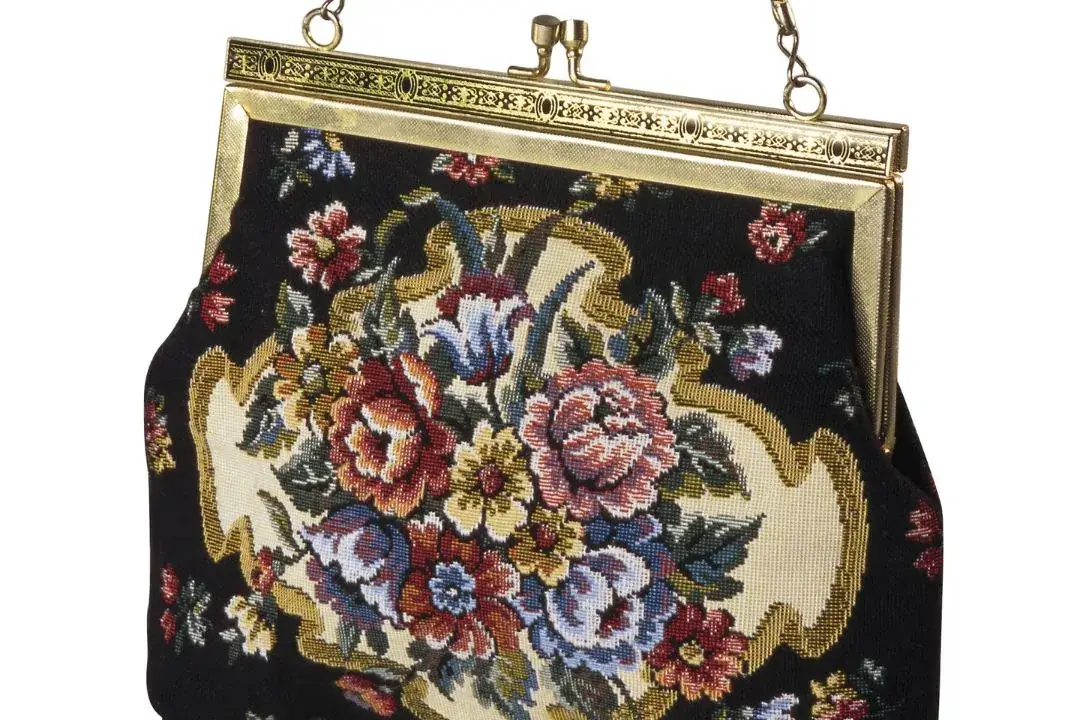 EMBROIDERED HANDBAGS